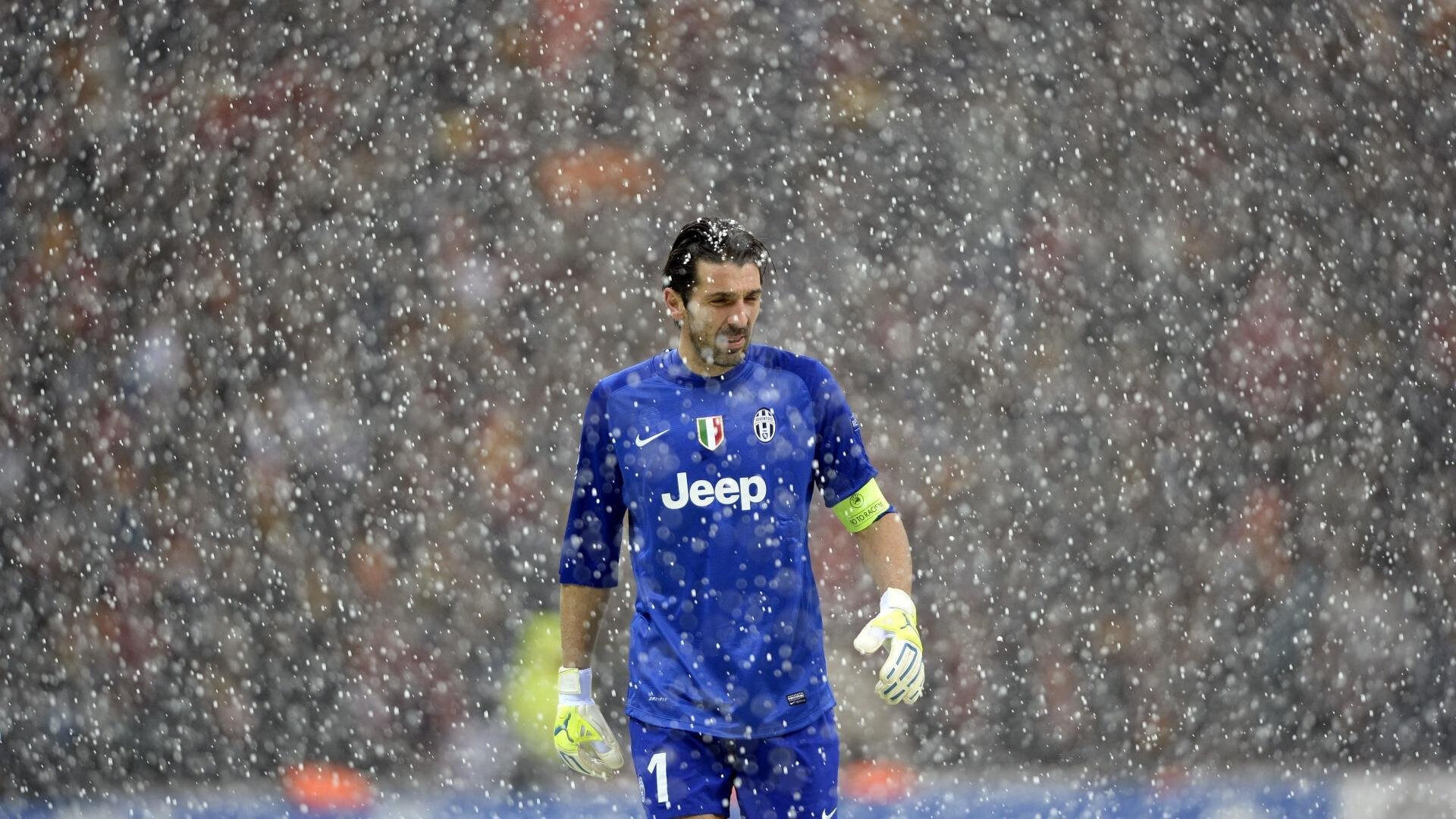 开云官网在线-最萌球迷：他们的应援姿势火遍网络，篮球应援