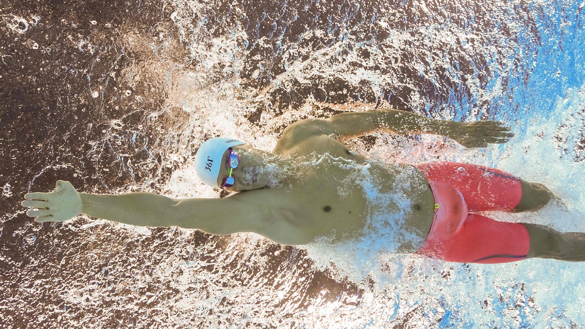 开云·体育全站登录地址-球场幕后:比赛当天的幕后工作揭秘,足球幕后操纵